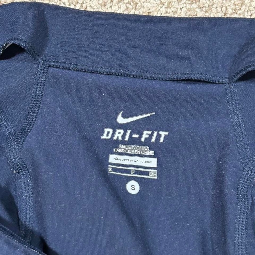 Women's Nike Dri-FIT Navy‎ Quarter Zip Crop Sleeve Athletic Running Gym Top S - Picture 2 of 7